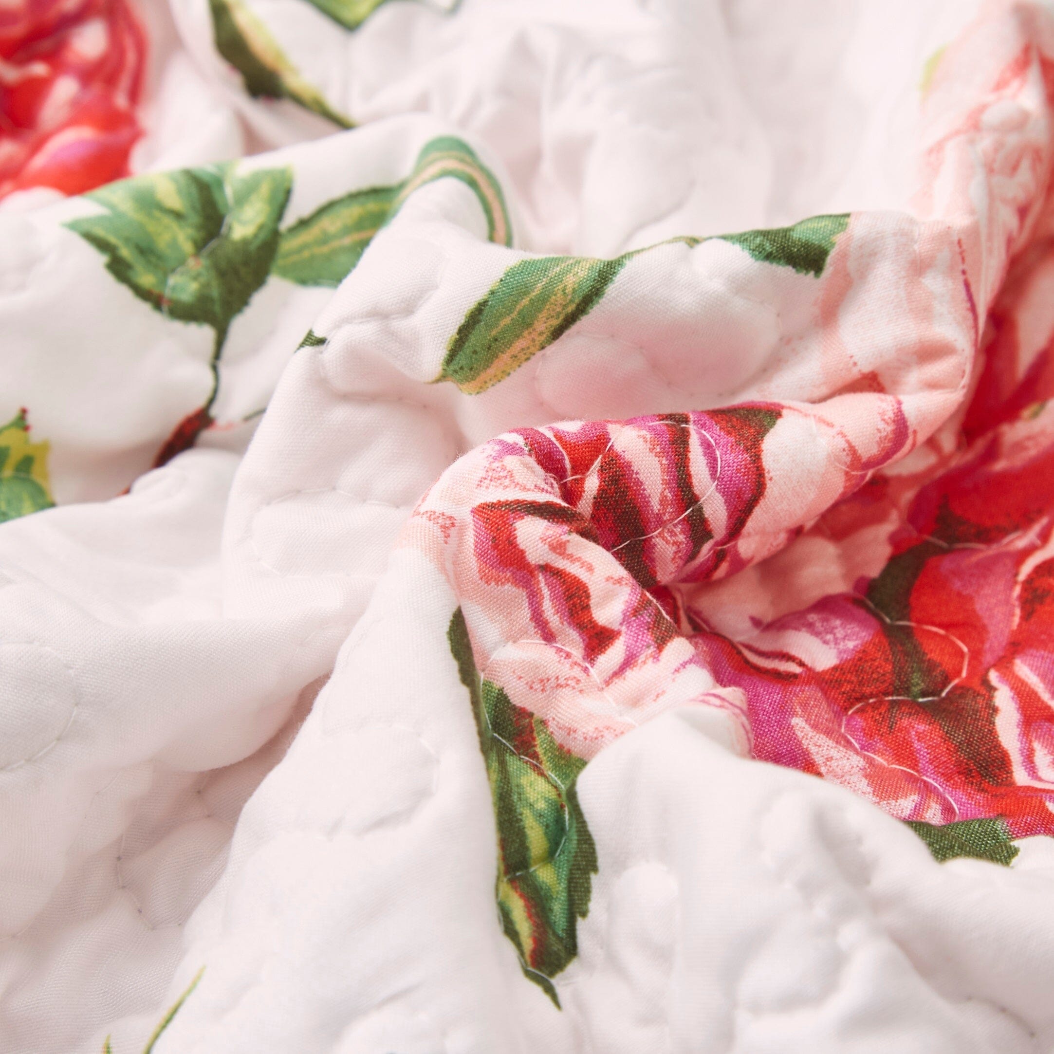 Romantic Roses Pink Quilted Dining Table Runner