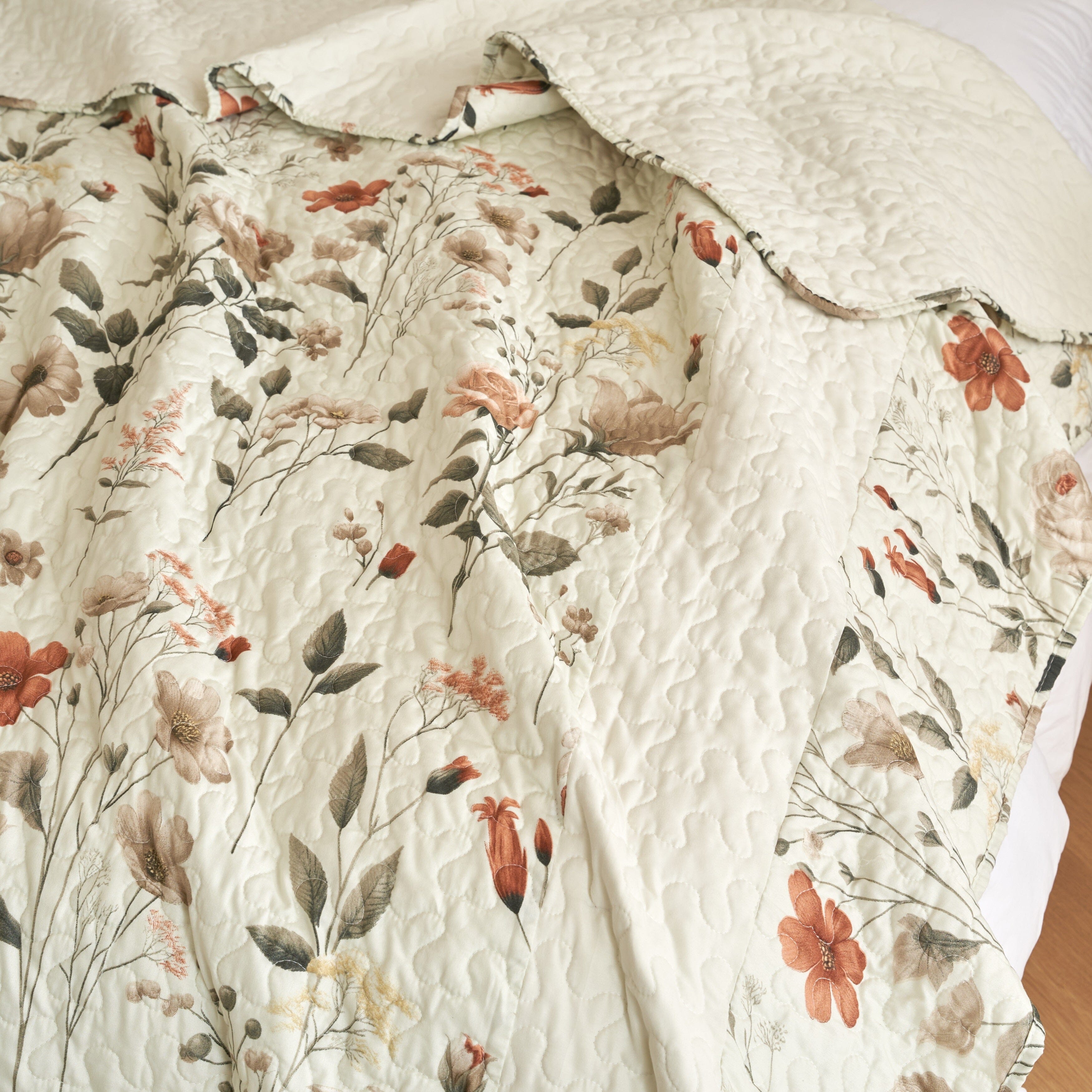 Enchanted Meadow Floral Quilt Set