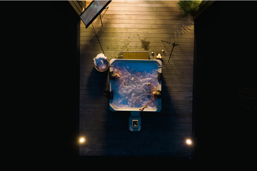 Lighted, Rigid Hot Tub & Spa 6 Person