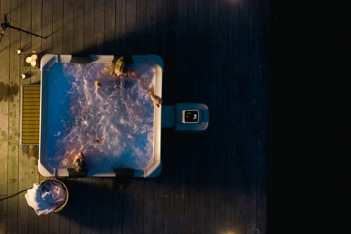 Lighted, Rigid Hot Tub & Spa 6 Person