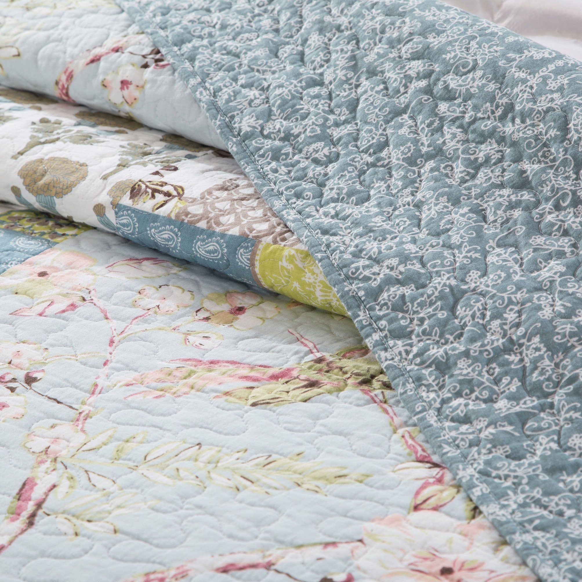 Blue Patchwork Quilt Set