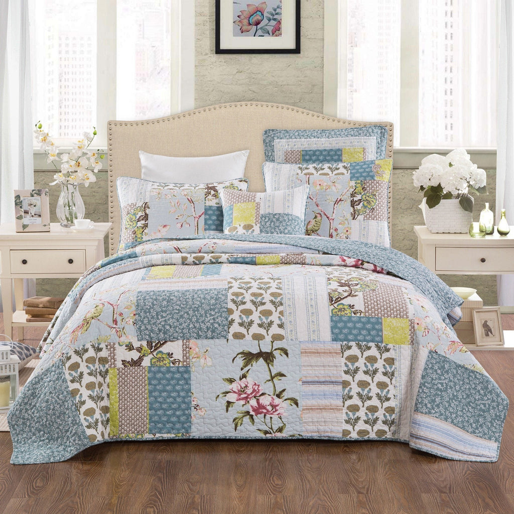Blue Patchwork Quilt Set