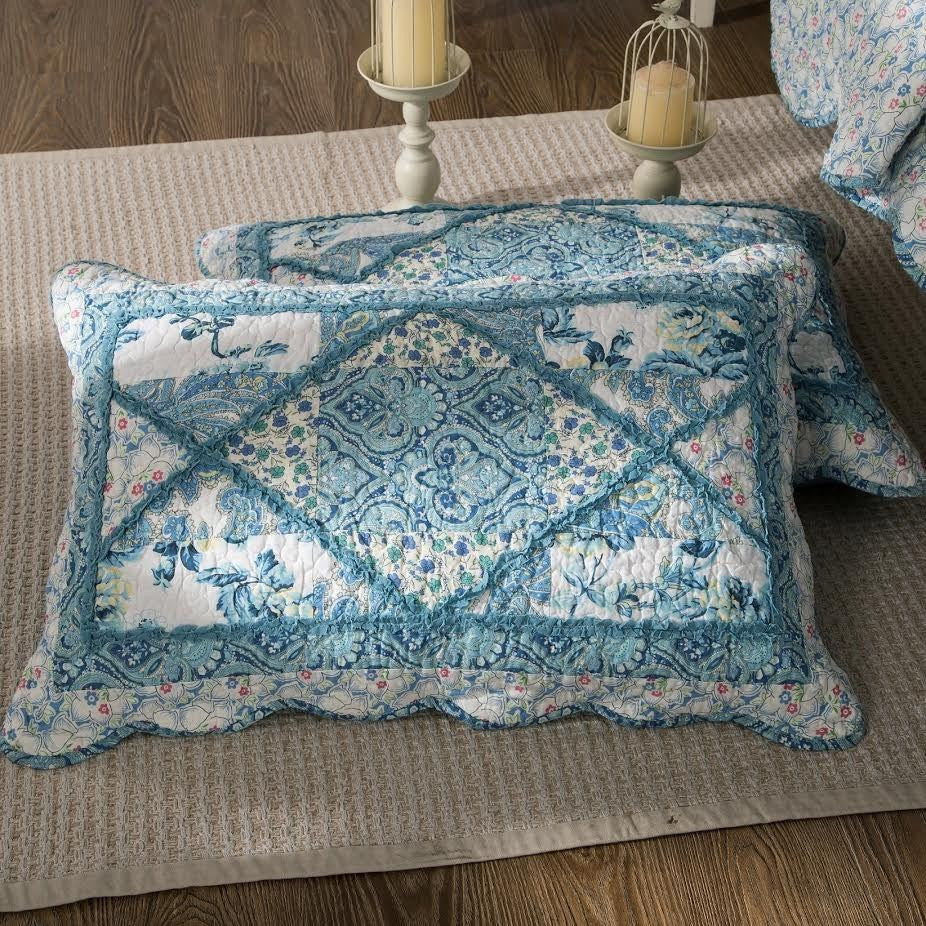 Scalloped Cotton Patchwork Quilt Set